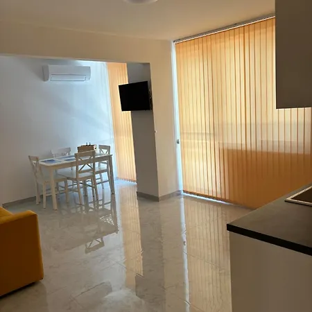 Apartament Blue Magenta 2 *